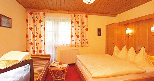Lichtdurchflutetes Schlafzimmer - Doppelzimmer Kreuzkogel
