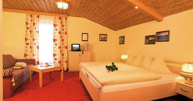 Gemütliches Zimmer des Familienstudios Draugstein